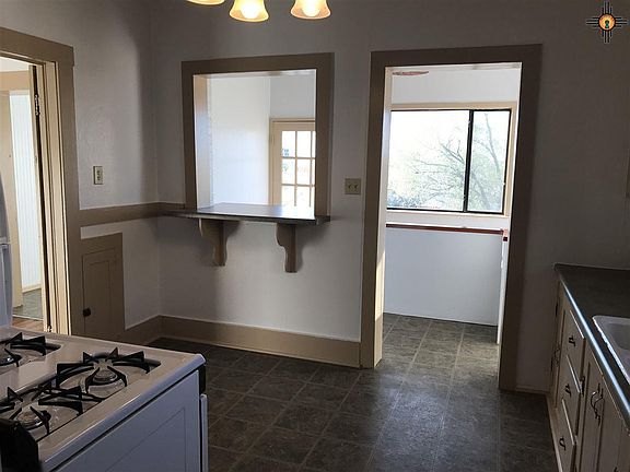 3rd image of 214 W Green Ave