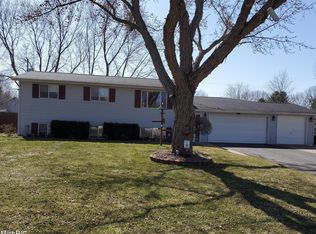 1372 Kingman Dr, Saint Joseph, MI 49085