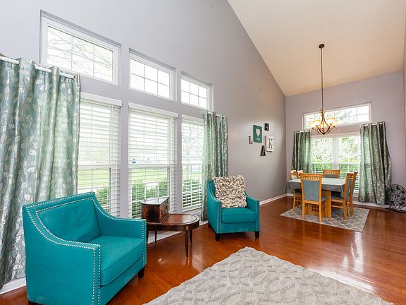 5th image of 1304 Royal Oak Ln