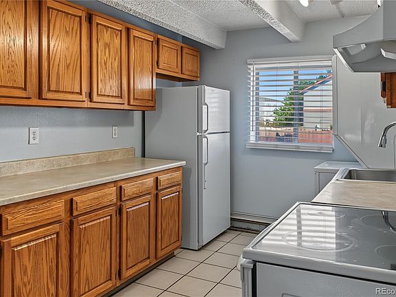 2nd image of 1180 Yosemite Street