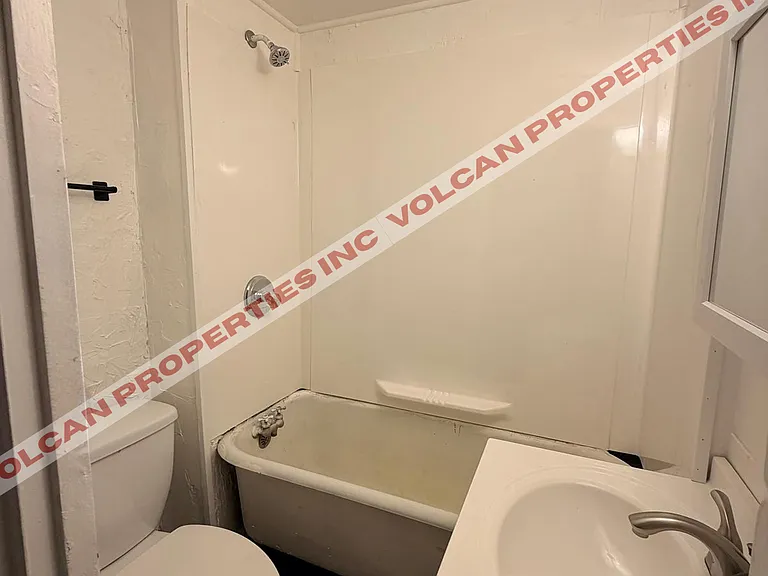 695 Pearl St #2 — Photo 8