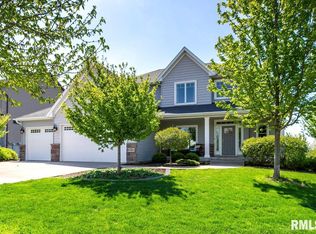 6247 Whispering Hill Ct, Bettendorf, IA 52722