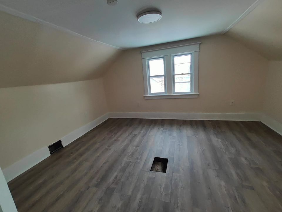 1st image of 43 Birch Pl #1