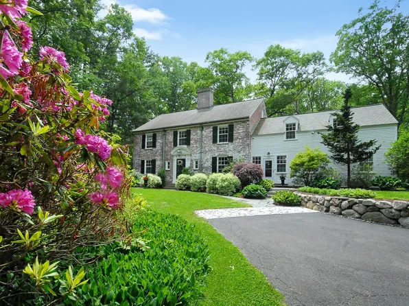 96 Lexington Rd, Lincoln, MA 01773