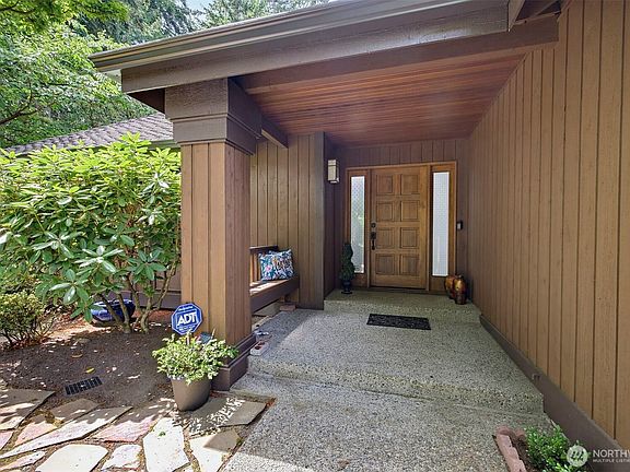 3rd image of 16653 157th Avenue SE