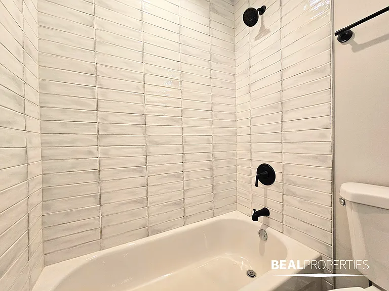 656 W Wrightwood — Photo 16