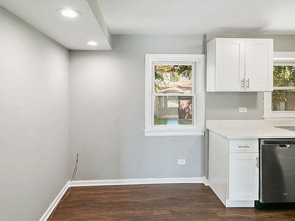 4th image of 8841 S Fairfield Ave