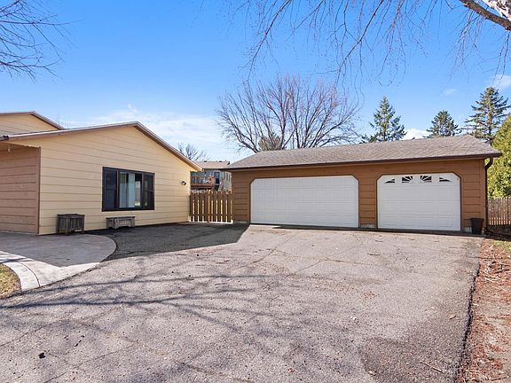 3rd image of 1525 Tierney Dr