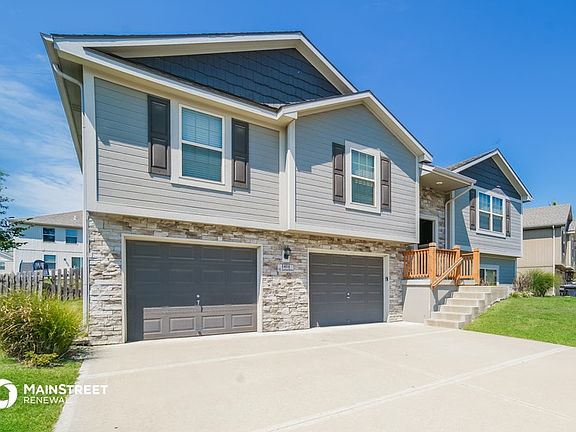4th image of 1414 NE Jaclyn Dr