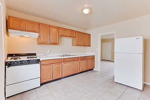 2nd image of 5027 University Ave APT 04