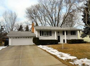 6325 Xylon Ave N, Brooklyn Park, MN 55428
