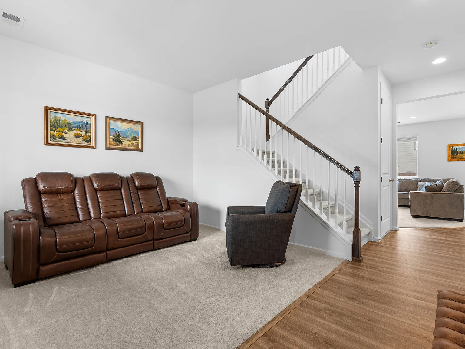 3 bed, 2.5 bath, 2200 sqft, $2,900 — Photo 2