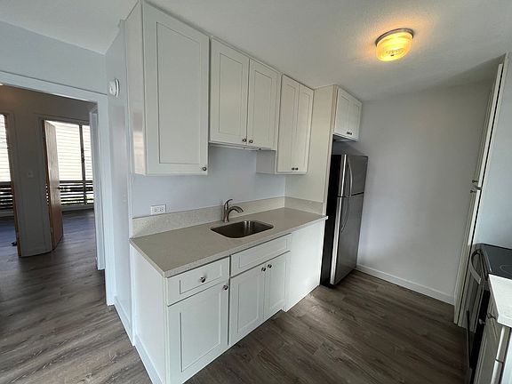 3rd image of 1515 Kewalo St #306
