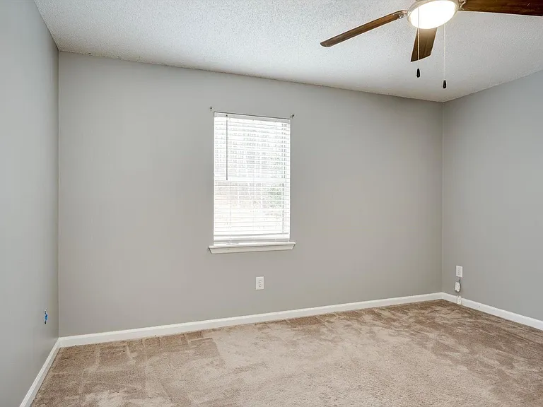 2508 Sand Ridge Ct — Photo 33