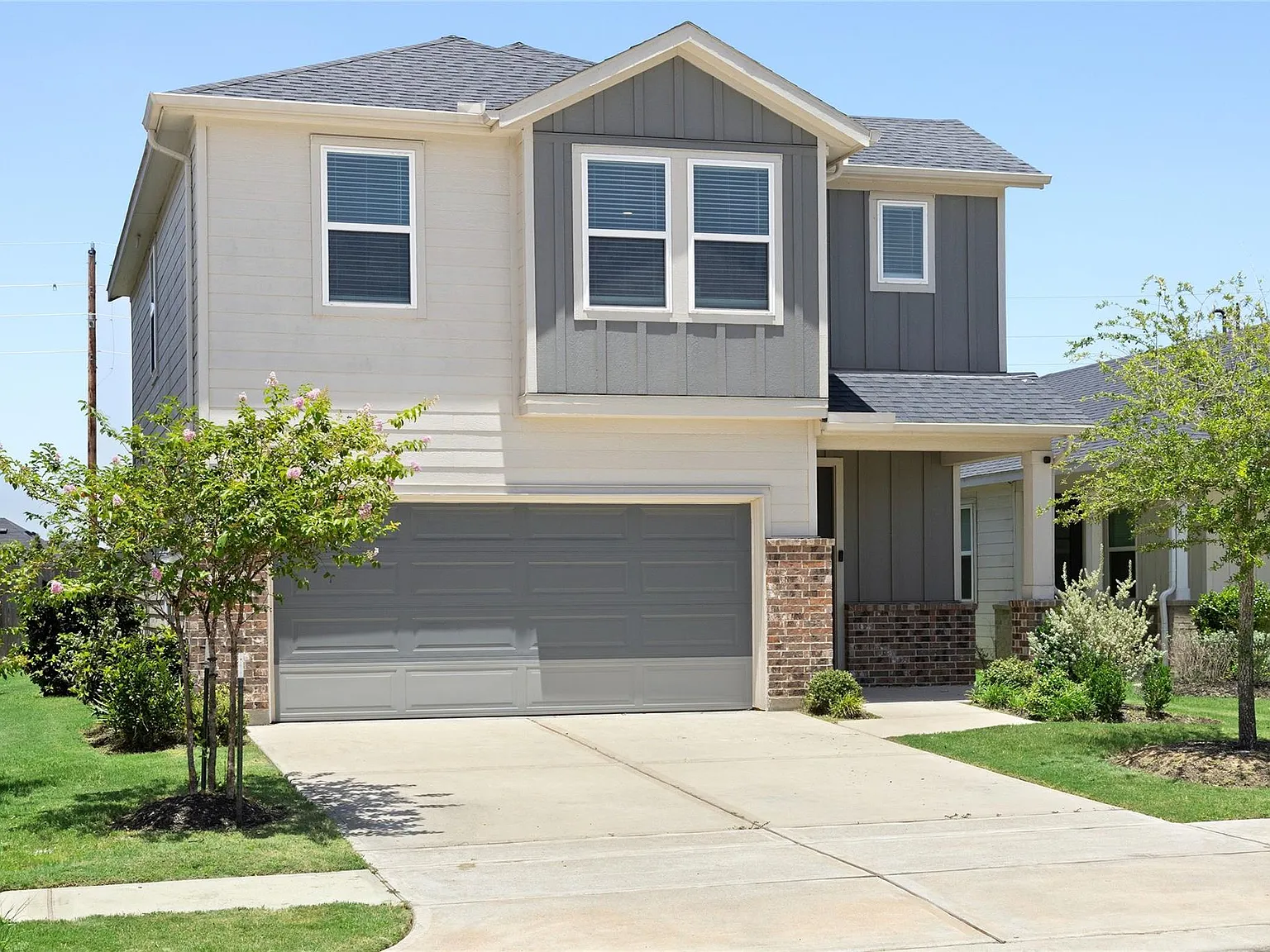 4 bed, 2.5 bath, 2234 sqft, $2,450 — Photo 2