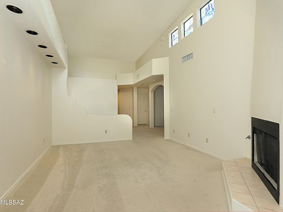 5th image of 140 N Champagne Pl