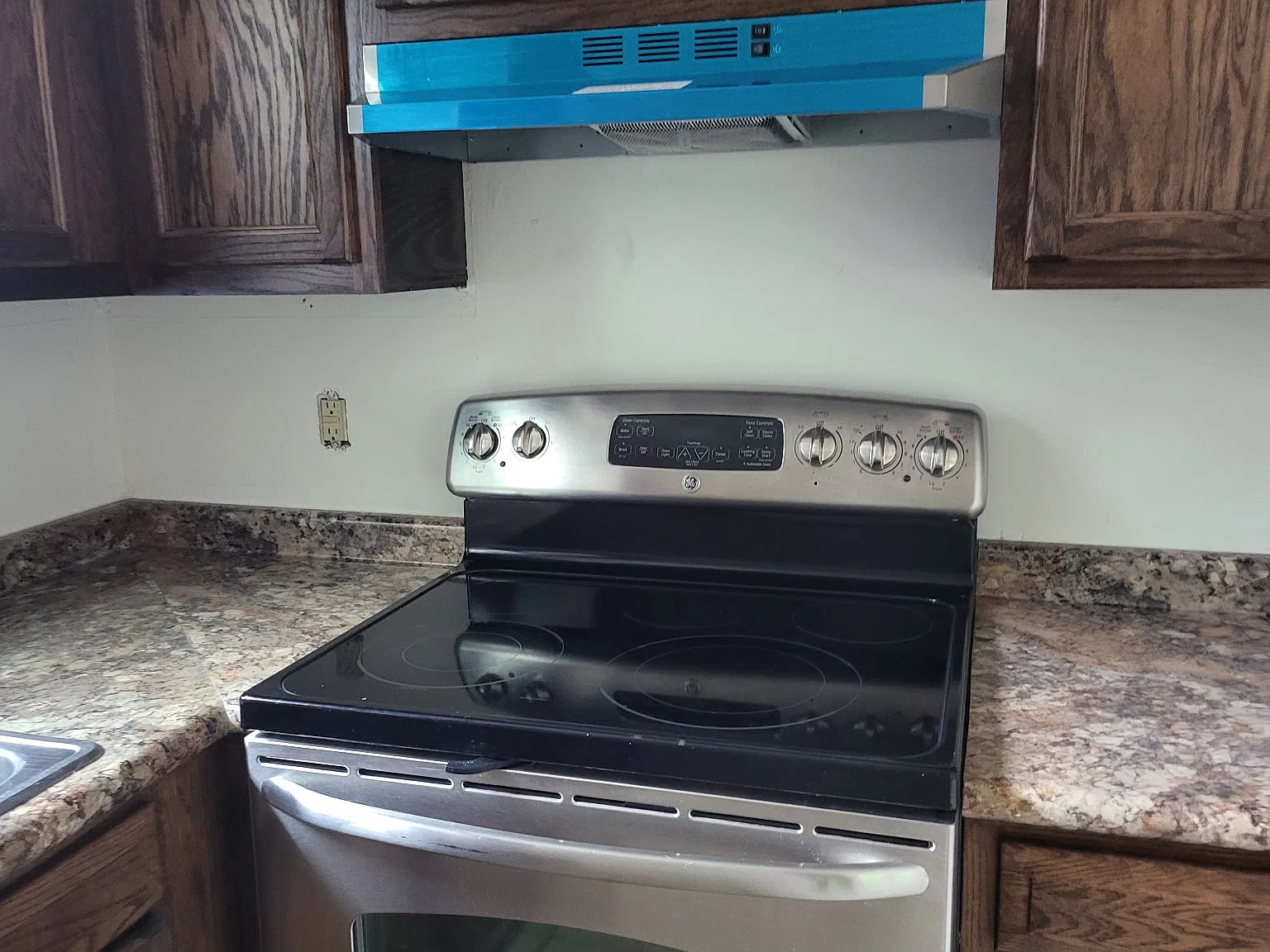 3 bed, 1.5 bath, 1000 sqft, $1,785 — Photo 4