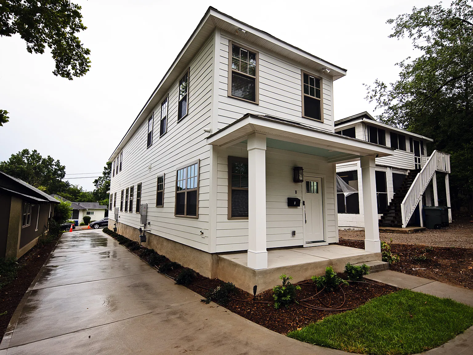 6 bed, 2300 sqft, $6,900 — Photo 4