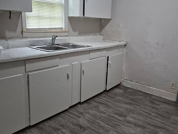 5th image of 2058 Melton Ave