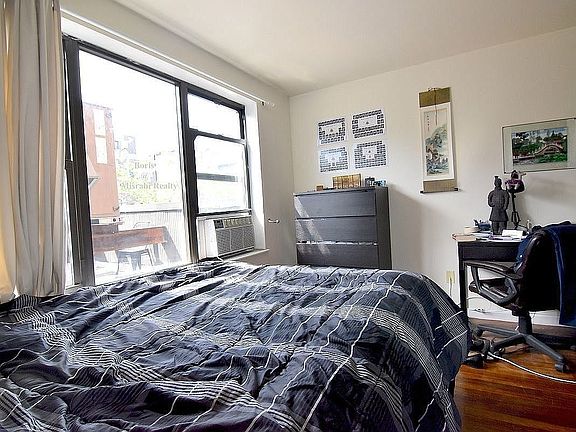 4th image of 134 Allen St APT 5