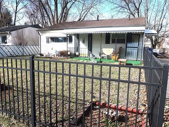 3rd image of 1250 Grovewood Dr