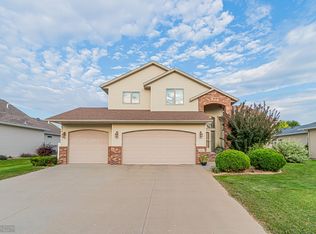 4402 Lee Ln S, Fargo, ND 58104
