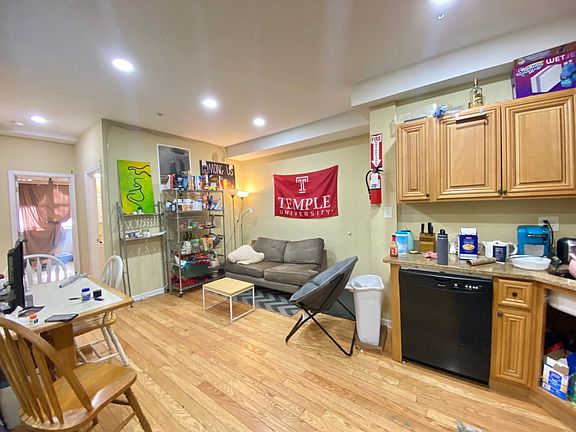 3rd image of 1409 W Jefferson St APT A