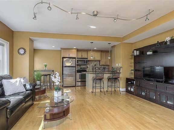 4th image of 323 Emanuel Cleaver Ii Blvd APT 4C