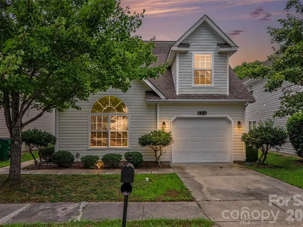 2716 Rozzelles Landing Dr, Charlotte, NC 28214