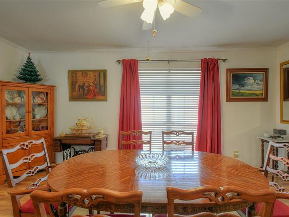 5th image of 2937 Portales Dr