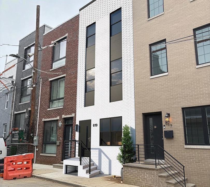 1st image of 619 Cantrell St