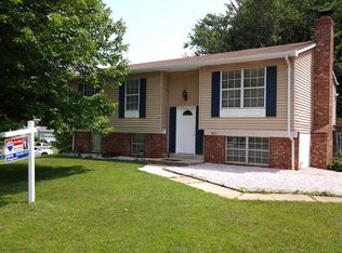 5671 Saffron Ln, Woodbridge, VA 22193