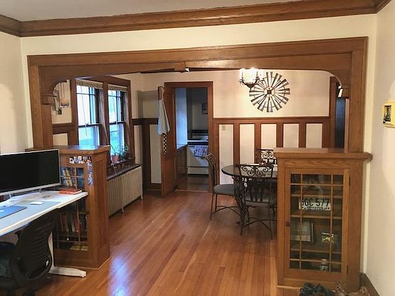 5th image of 3-3221 Fremont Ave S #3