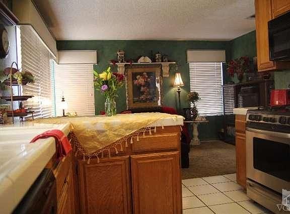 3rd image of 887 Flagstaff Ct