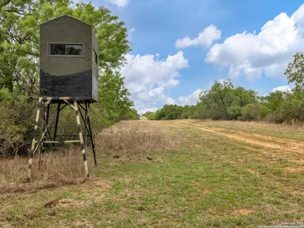 4141 CR 343, Charlotte, TX 78011