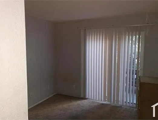2421 W Acacia Ave — Photo 14