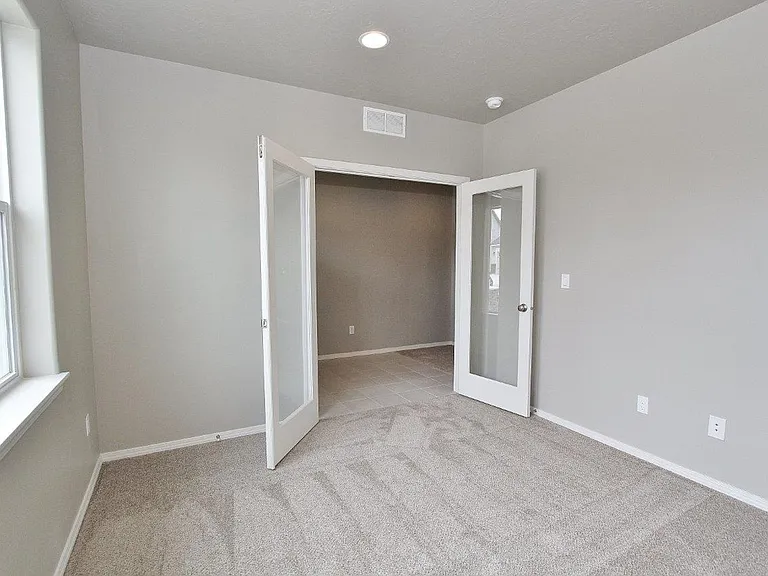 33 N Mingus Ave — Photo 4