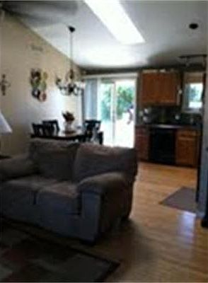 3rd image of 90 Grant St
