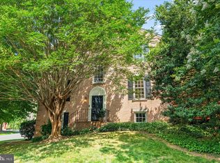 5607 Langston Blvd, Arlington, VA 22207