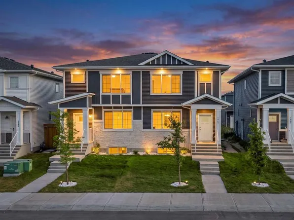 1044 N West Lakeview Dr, Chestermere, AB T1X 2T3