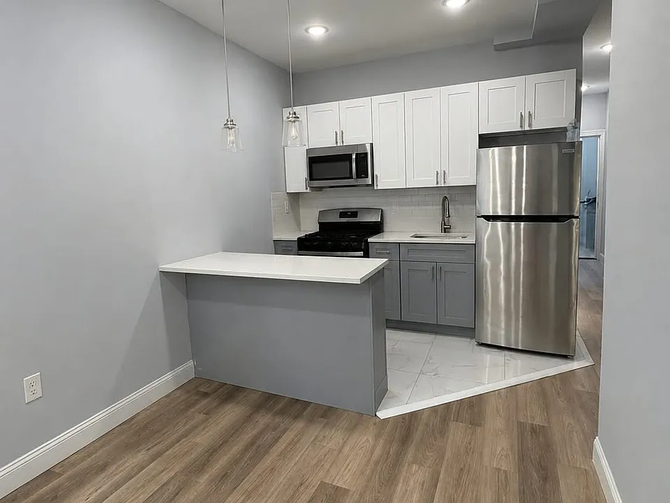 262 Chadwick Ave #1