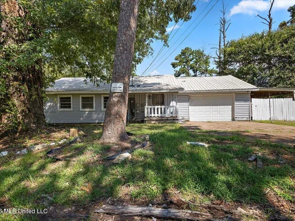 1446 Lakeview Ave, Jackson, MS 39212