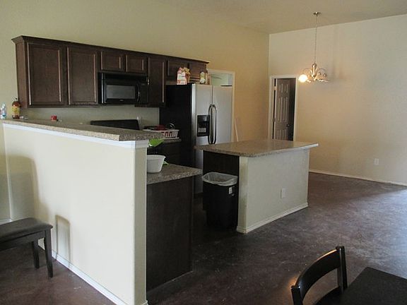4th image of 1017 S Doris Ave