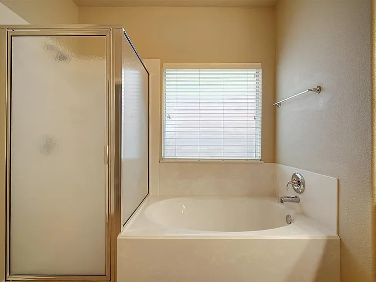 1696 Stonehaven Ln — Photo 19