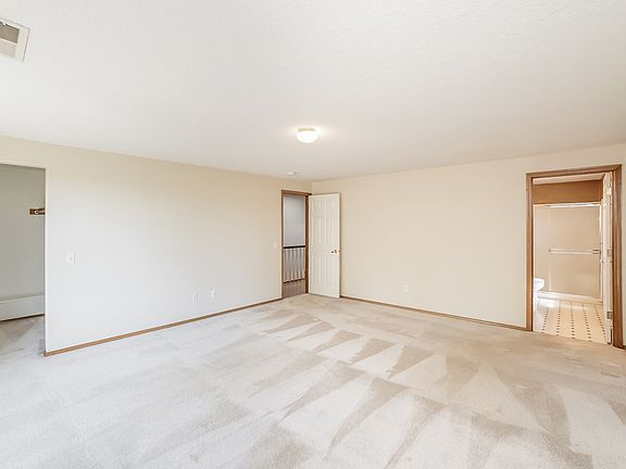 4th image of 7014 SE Borwick St
