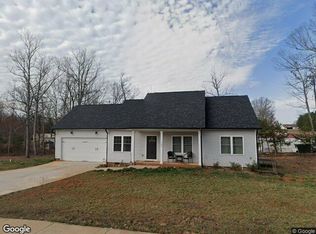 1700 Ivey Ct, Maiden, NC 28650