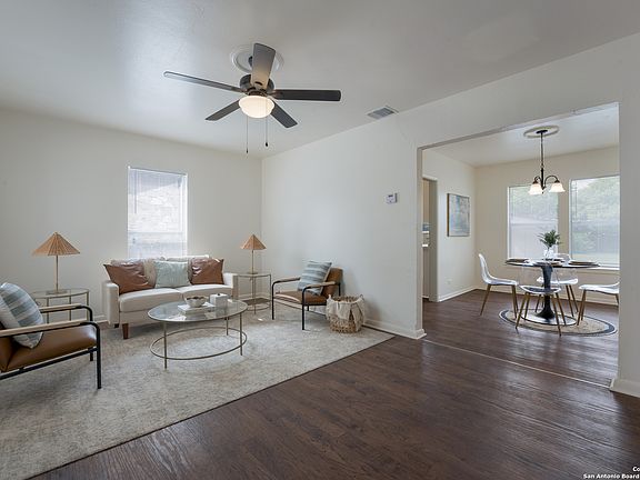 4th image of 415 CANAVAN AVE