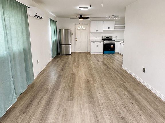 3rd image of 4809 Sierra Madre Dr