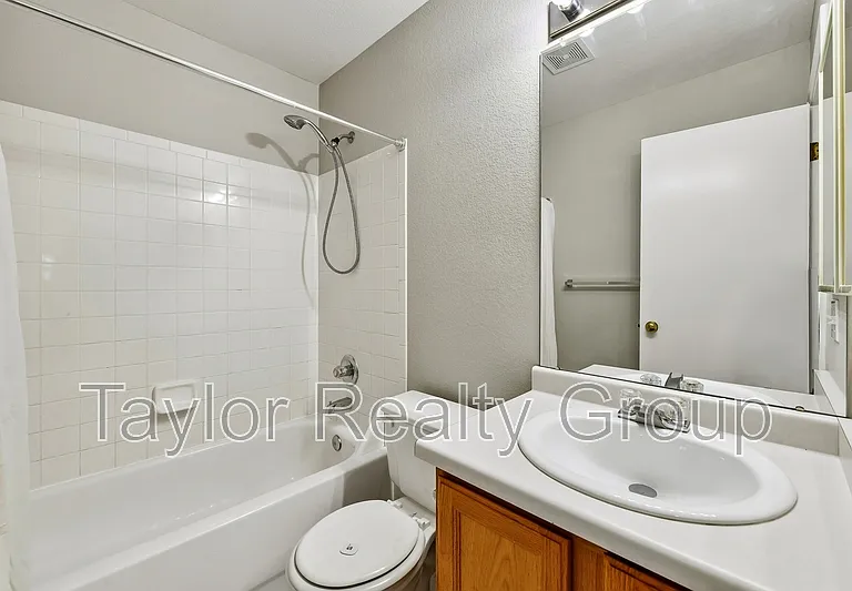 8728 Starwood Ln — Photo 16
