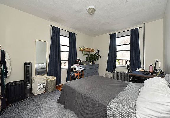 4th image of 2590 35th St APT 2B